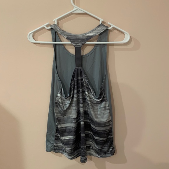 grey under armour tank top - Picture 1 of 3